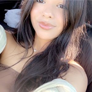 Meet your Posher, Abbie